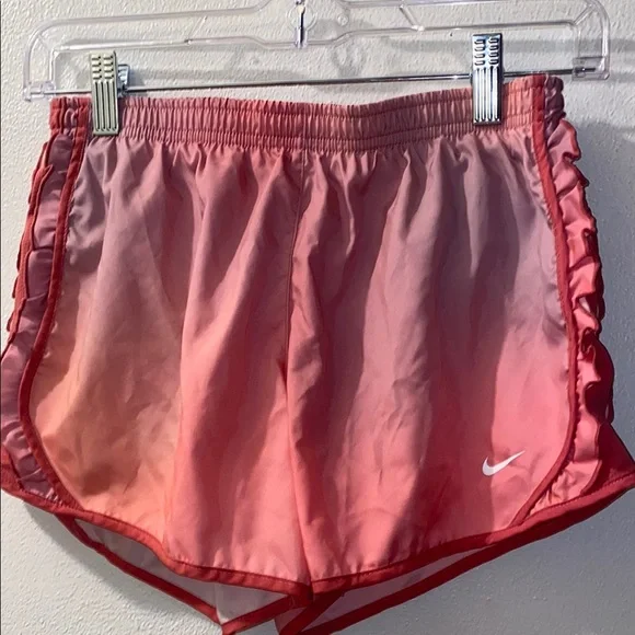CLOSET CLEAR OUT Nike girls size large Pink ombre Shorts with ruffled detail - Picture 1 of 6